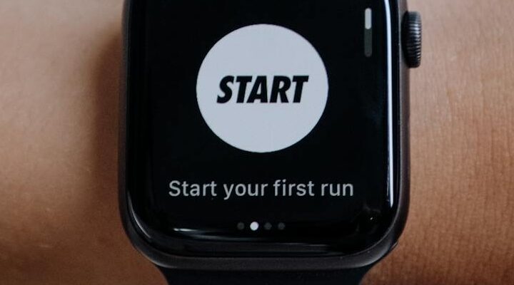 Running smartwatch or phone apps -