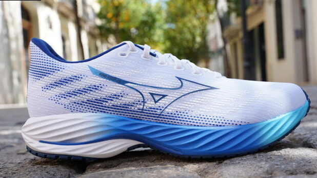 Hoka Clifton 9 vs Mizuno Wave Rider 27